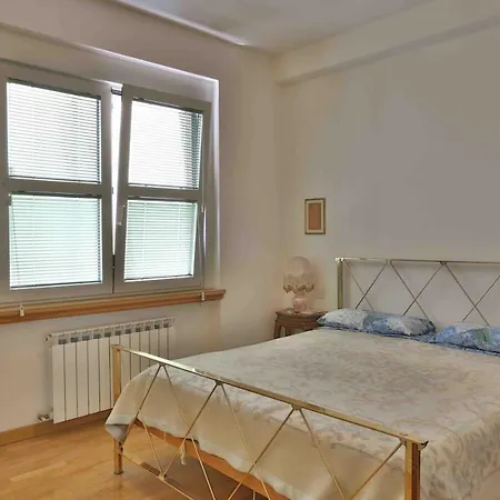 Casa Bellesi Apartment *